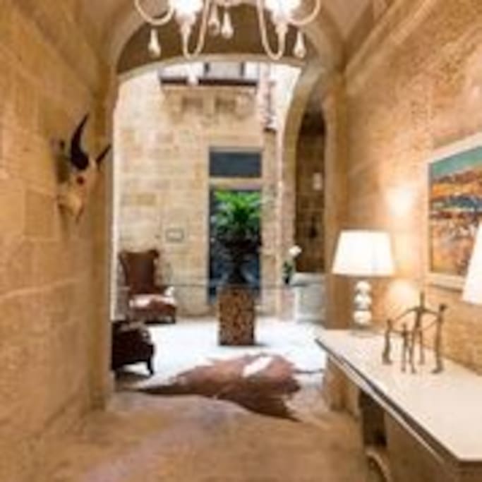 Entrance and lobby of Casa Birmula