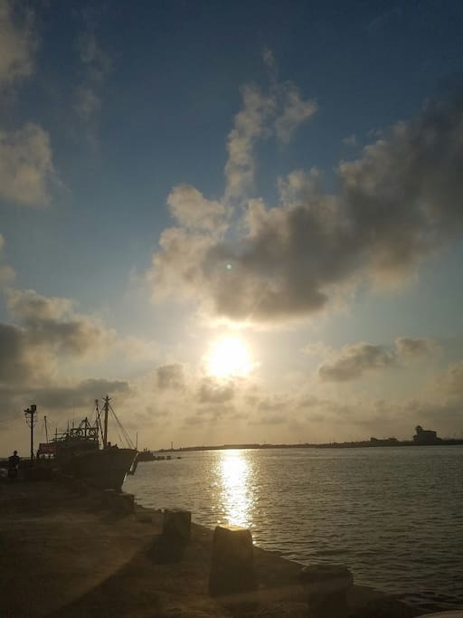 最美好的黃昏時分
THE ONLY SUNSET FOR YOU