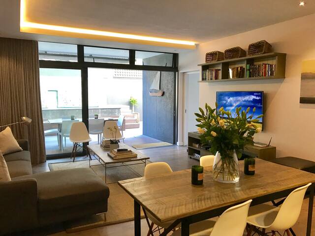 Luxurious holiday apartment with private pool. gallery image 3