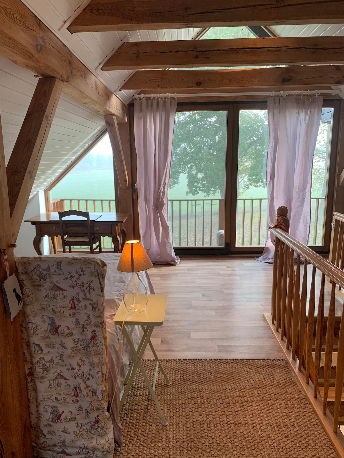 Fungua eneo la kulala kwenye ghorofa ya kwanza