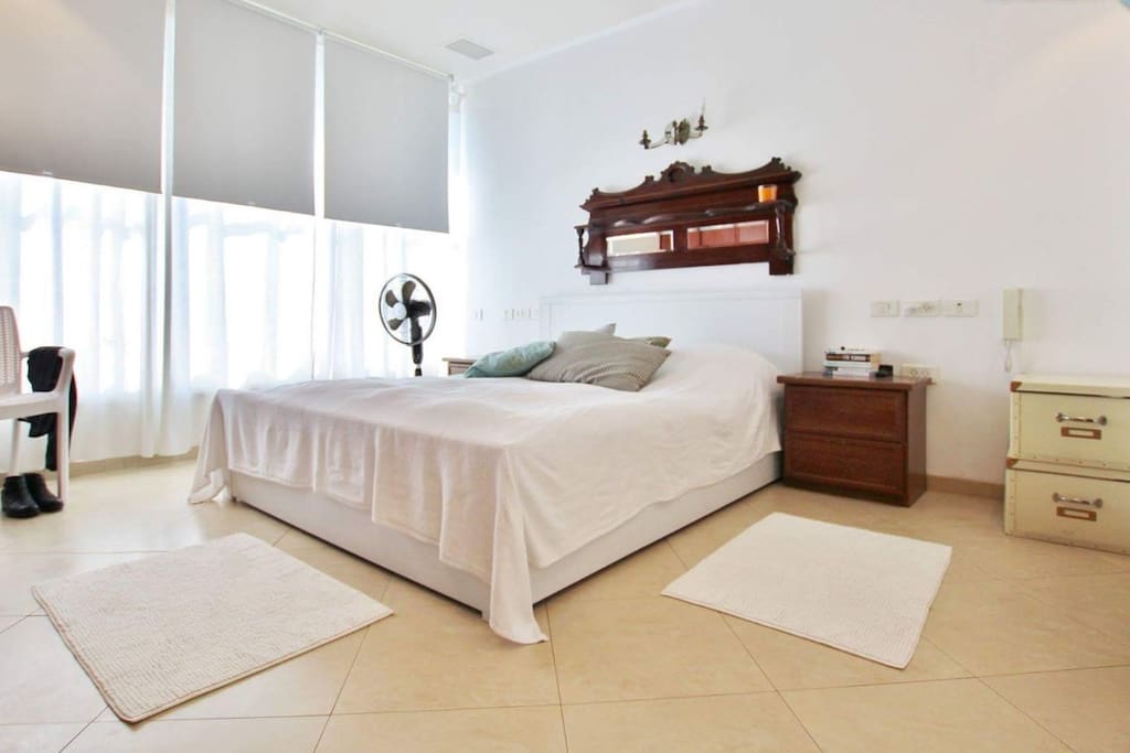 Bed room