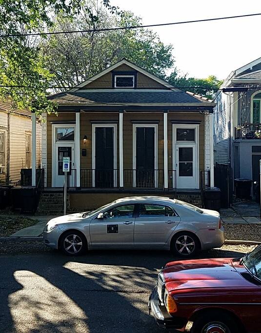 Frontal view of Who Dat Steppers' AirBnB (1563 on the right)