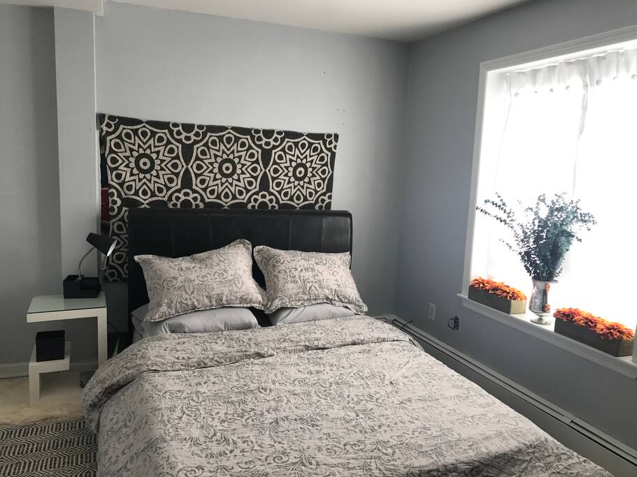 Queen Size Memory Foam Bed