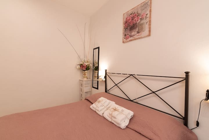 საძინებელი 1