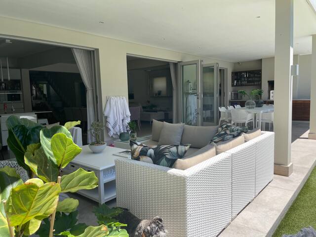 Stunning central home – in/out-door living