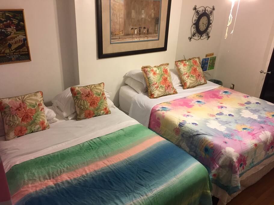Bedroom 2, 2 queen sized beds