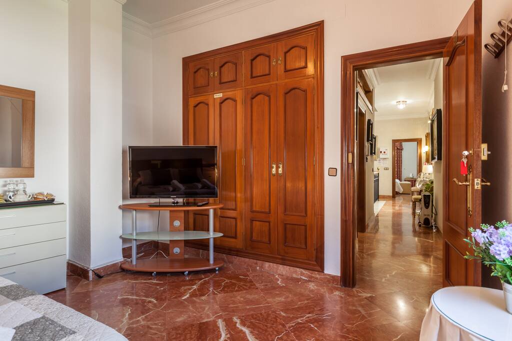 FAMILY SUITE - Main bedroom