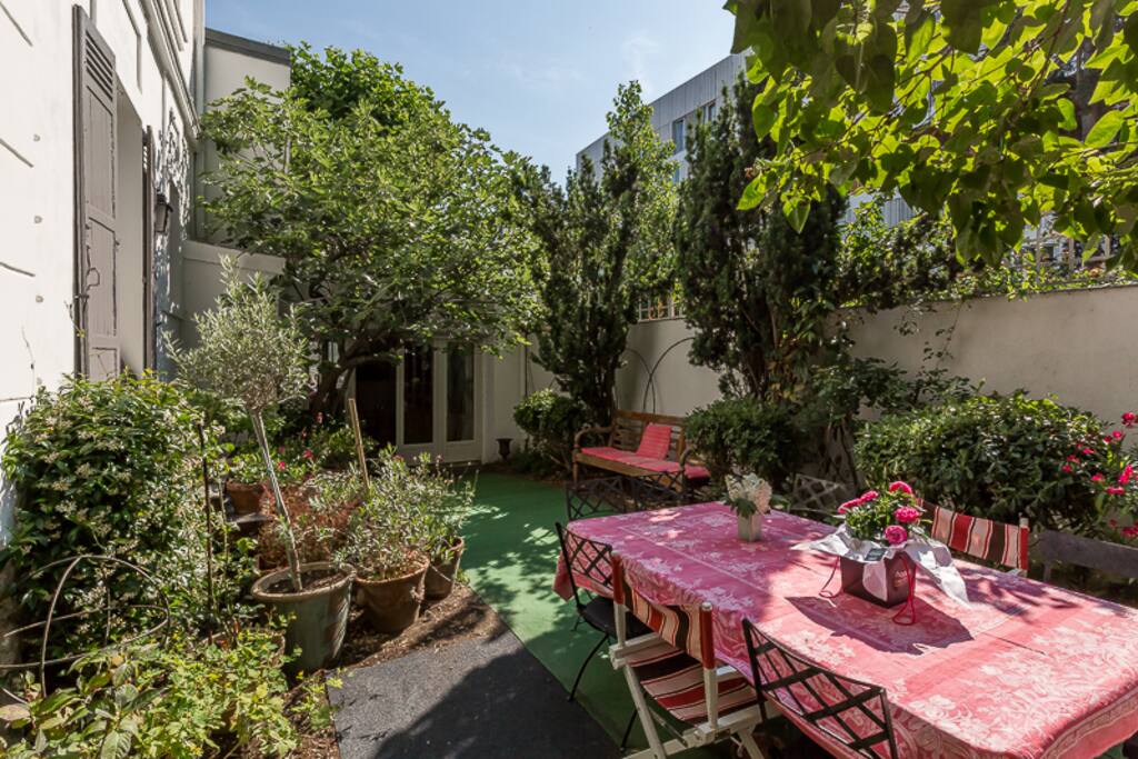 Spacious garden