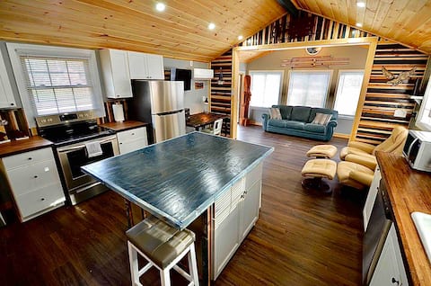 DeaconCreek Loft near Jonesborough