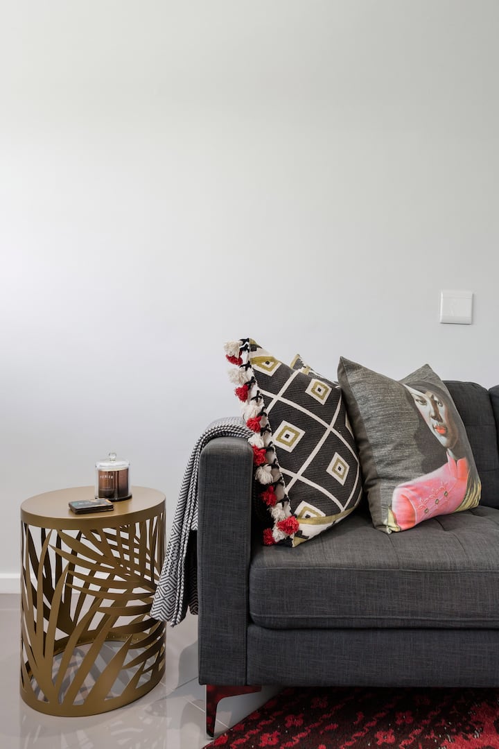 Chic, Artsy Apartment Opposite Green Point Park