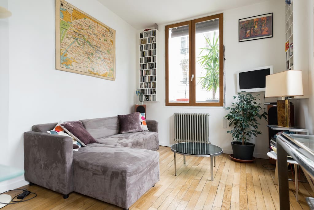 Light and calm lounge space