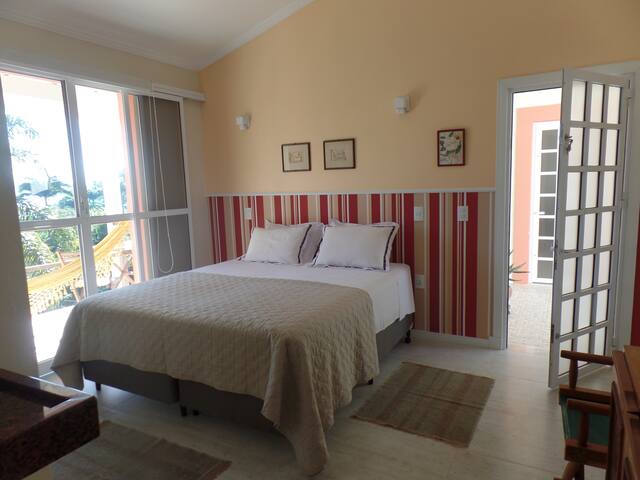 Sossego próximo das praias e do centro histórico