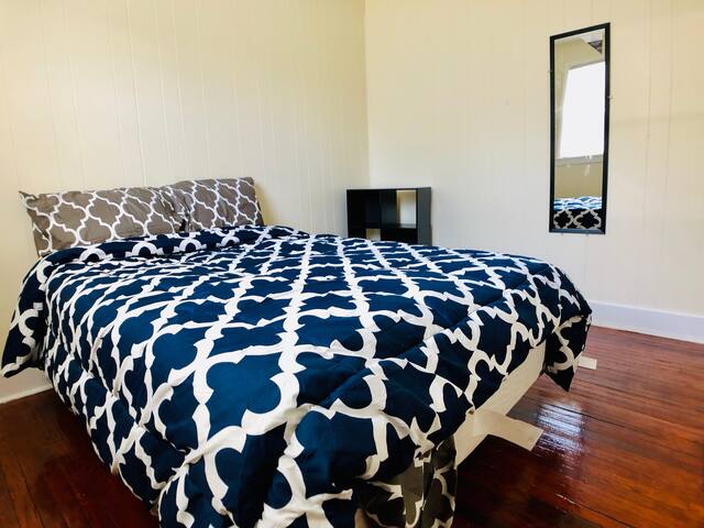 Line Room: Simple room, Full Kitchen, Full Living