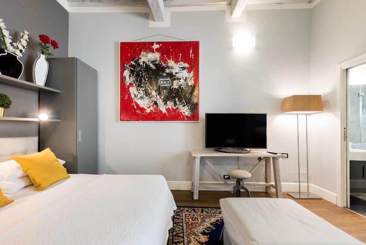 Nice & Artistic Studio Flat Near Ponte Vecchio