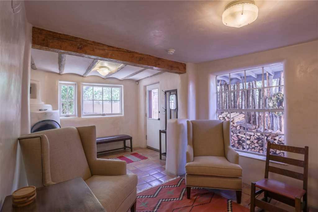 Cozy Living Area - Camino Cabra's cozy living area is the prefect place to reminisce about today's adventures, and plan for tomor