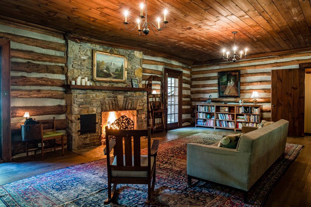 Beautiful Spacious Living Room