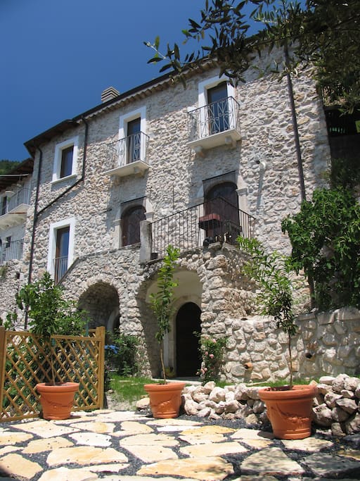 The Gateway to the Parks Houses for Rent in Roccacasale, Abruzzo, Italy