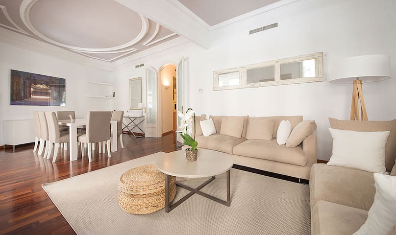 Four bedroom apartment in Balmes – You Stylish