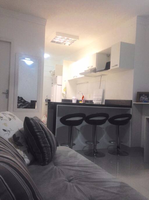 Sala e Cozinha integrada.