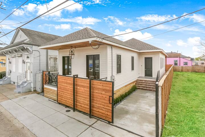 Modern Frenchmen Bijoux gallery image 2