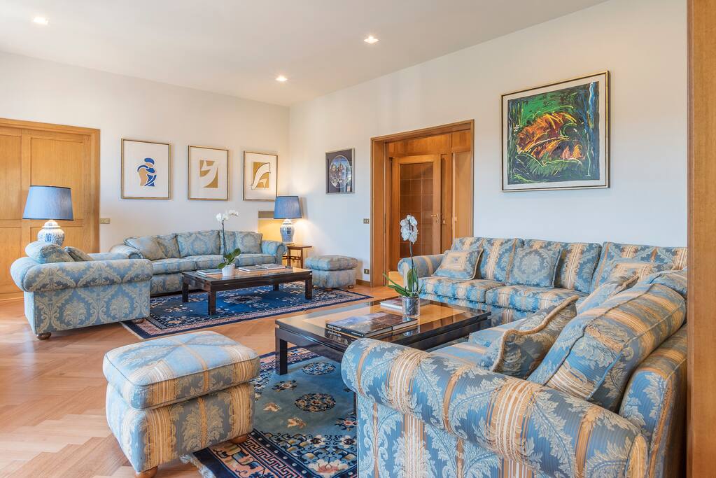 living room in common