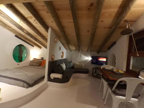 Popular Airbnb listing: Athenea Luz - Independent Mini House in Tinajo