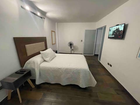 Depa with carport 6 min from downtown /Disney/max