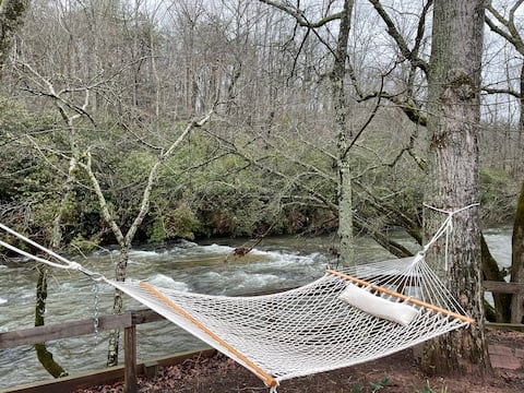 Memory Lane Mountain River Cabin