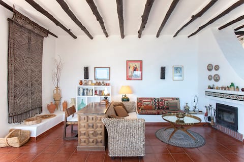 Top performing Airbnb: Villa Los Pinos - fantastic sea view in Salobreña