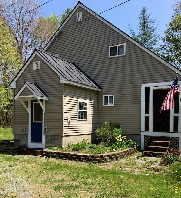 Check out this beautiful cottage/cabin!!