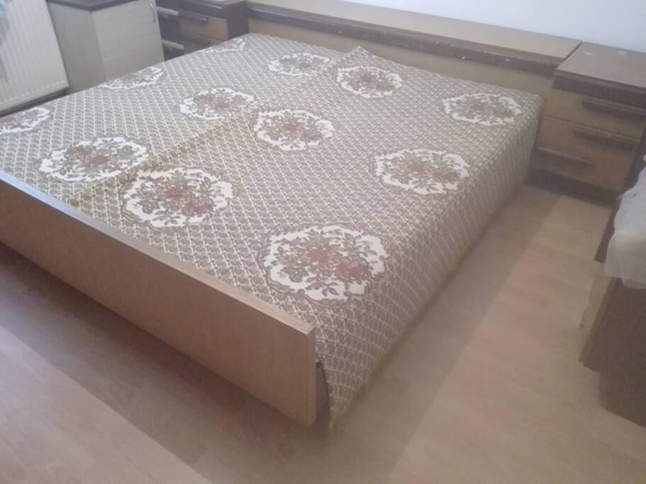 Bed room