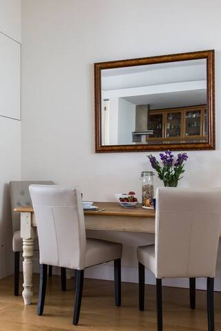 Beautiful Mews house, Conduit Mews, Paddington, W2 gallery image 5