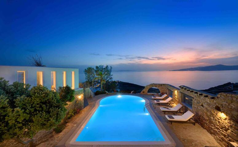 Navona & Fos Villas (16 guests) gallery image 3