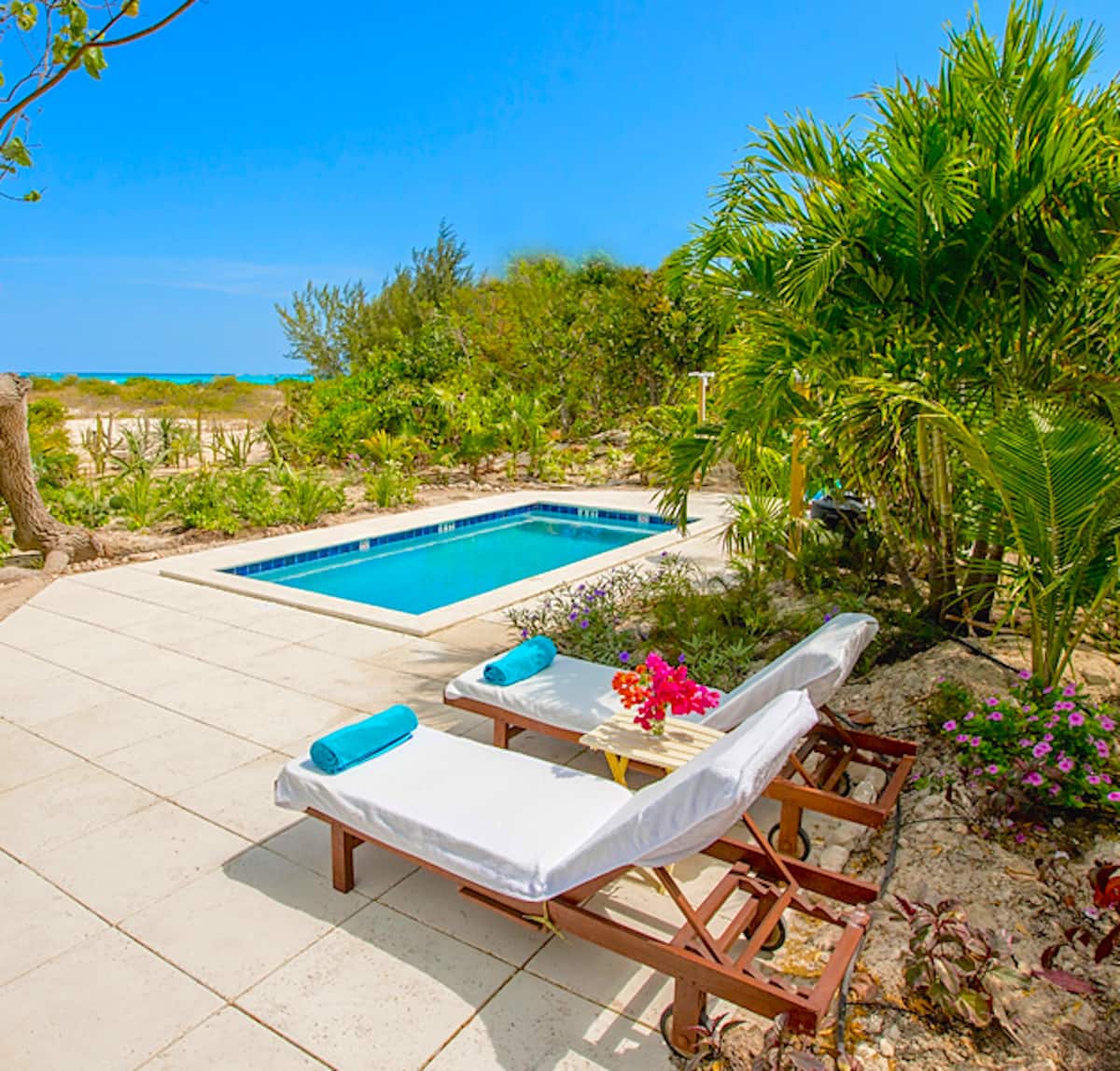 Grace Bay Beach Ocean View Balcony, saltwater pool