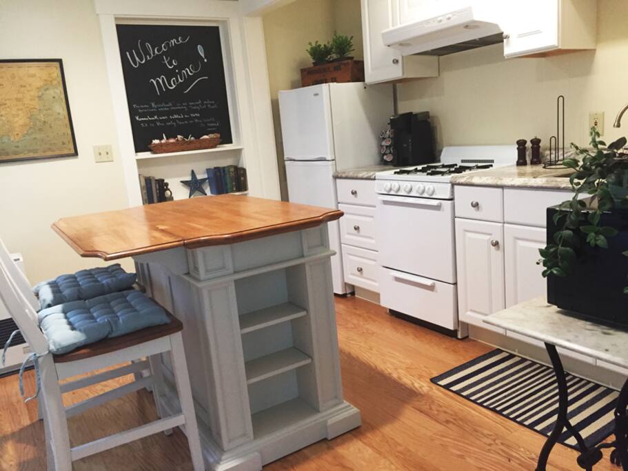 Eat-in kitchen