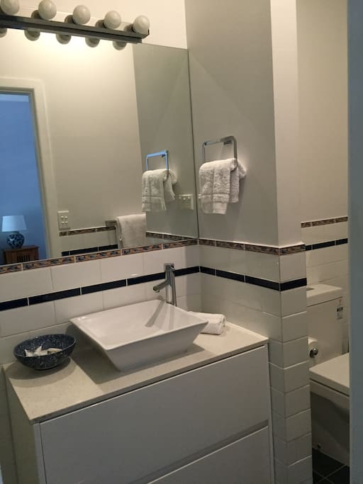 Guests can enjoy the ensuite in the Amber room.