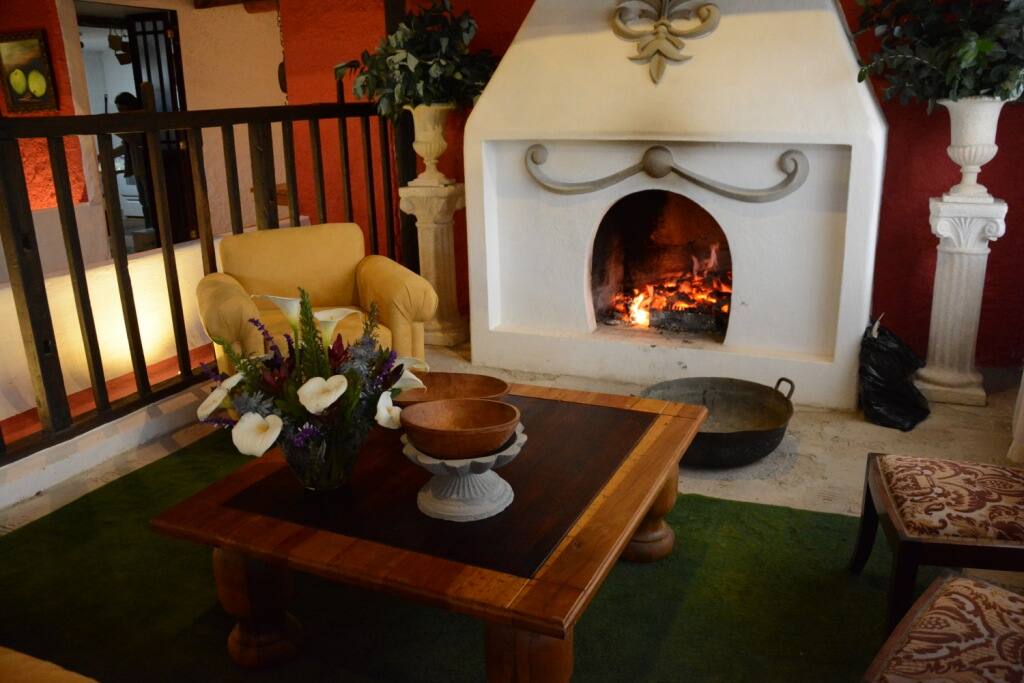 Sala de descanso, junto a los comederos de el establo antiguo de la hacienda