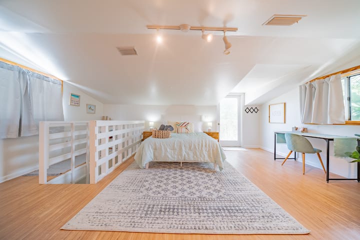 Queen bed on 2nd floor.