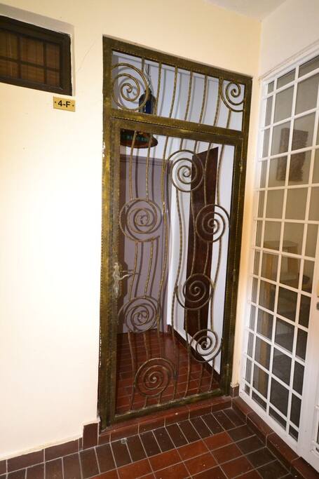 Main Door to Appt. Block F-4F