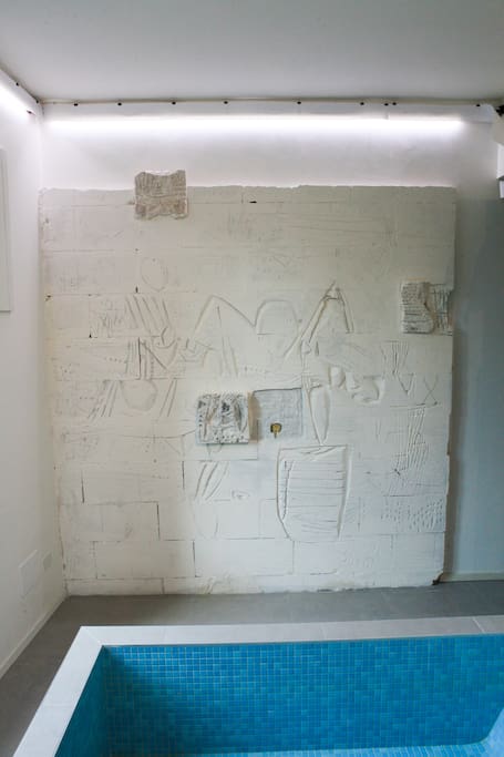 Opera di Medhat Shafik vincitore Leone d'oro Biennale Venezia 1995
