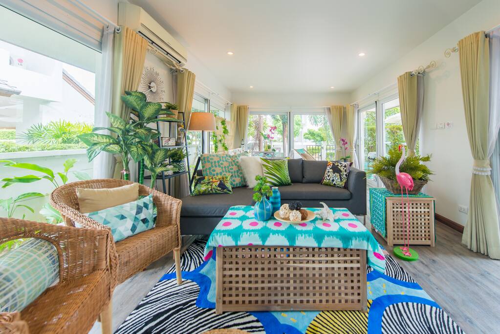 Spacious living room