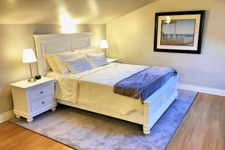 Modern Vacation Apartment in Niagara on the Lake