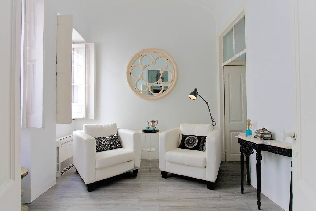 Beautiful lounge / TV room