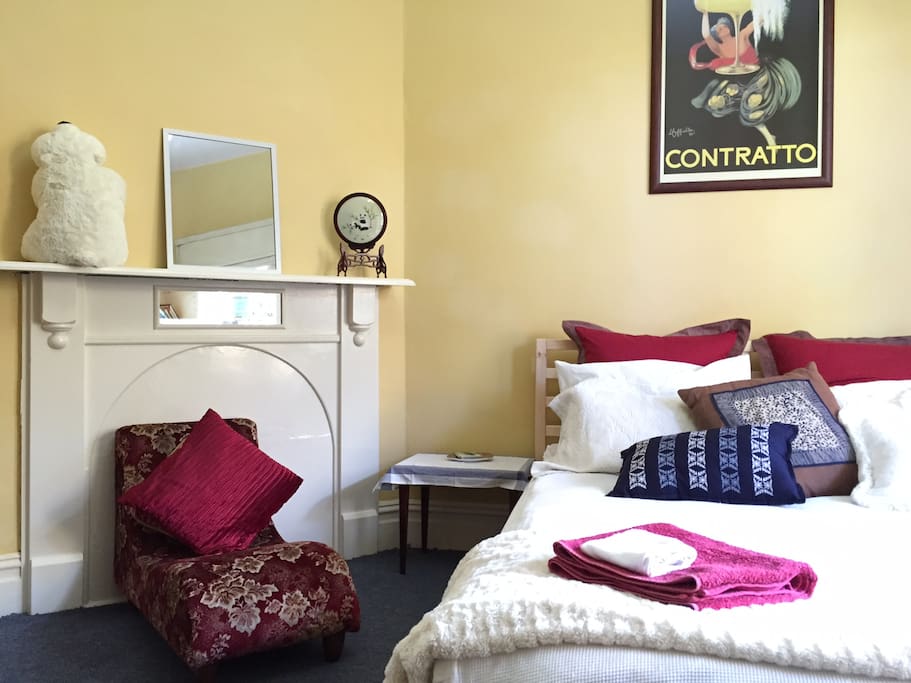 Guest bedroom