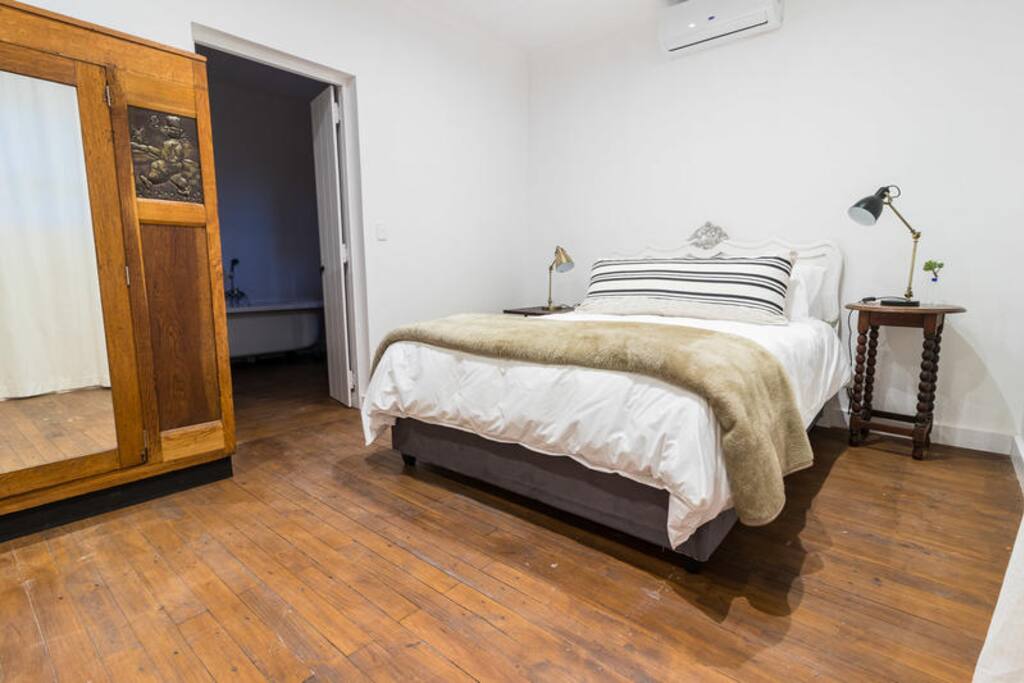 Luxurious Rooms With Queen Bed