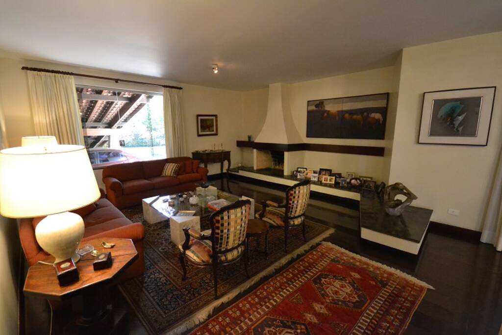 Living Room 1 / Sala de Estar 1
