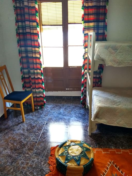 Dormitorio amplio con balcon al exterior