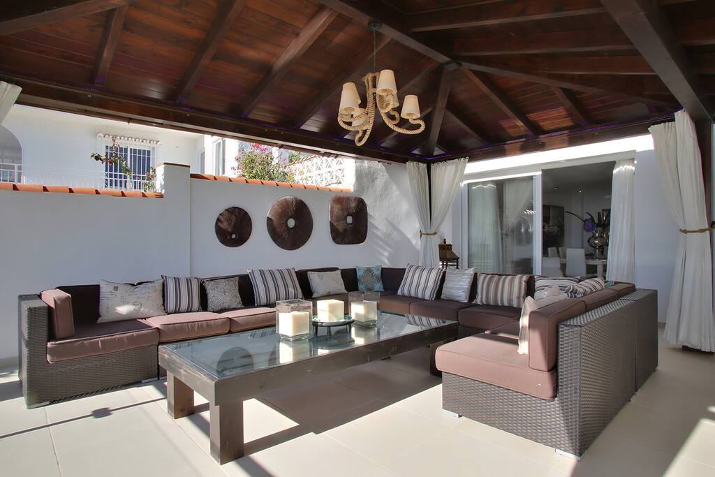Chill-out area on upper terrace