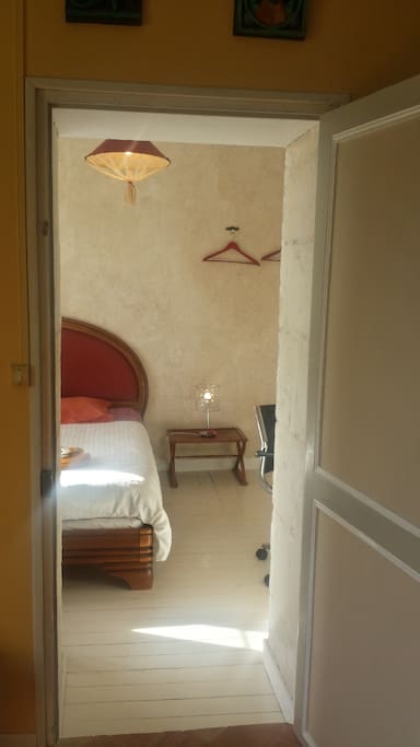 Depuis la salle de bain, votre chambre