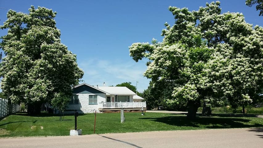 Airbnb Paxton Vacation Rentals Places To Stay Nebraska
